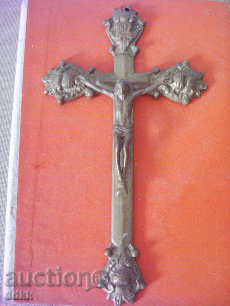 Стар църковен бронзов кръст