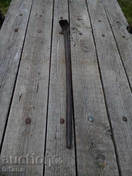 Старинен инструмент с цена 10.00 лв. | € 5.11 Старинен инструмент с цена 10.00 лв. | € 5.11