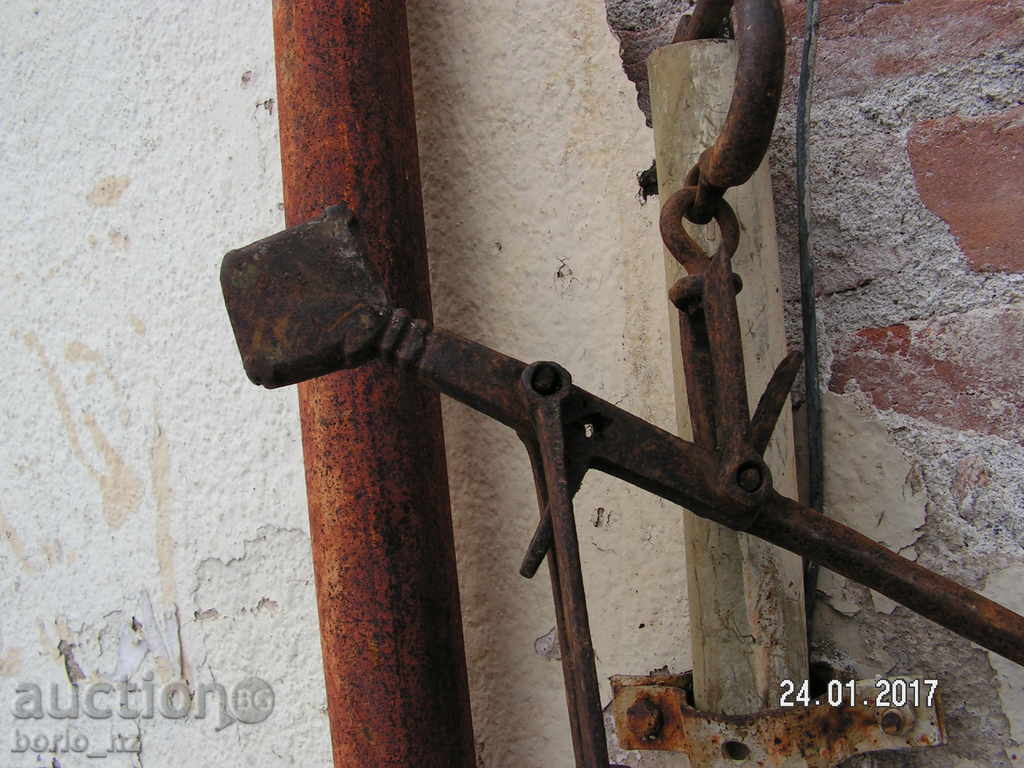 7352. OLOMOUS KANTAR TOPUPIA WITH BRONZE HOOKS with price 45.00 BGN | € 23.01