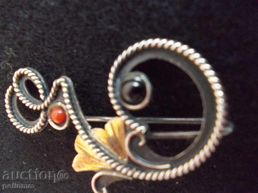Silver brooch - vintage with price € 18.92 | 37.00 BGN Silver brooch - vintage with price € 18.92 | 37.00 BGN