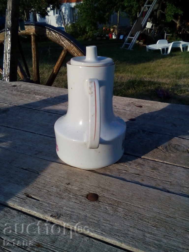 Πορσελάνη κανάτα, κανάτα με τιμή 8.00 BGN | € 4.09 Πορσελάνη κανάτα, κανάτα με τιμή 8.00 BGN | € 4.09