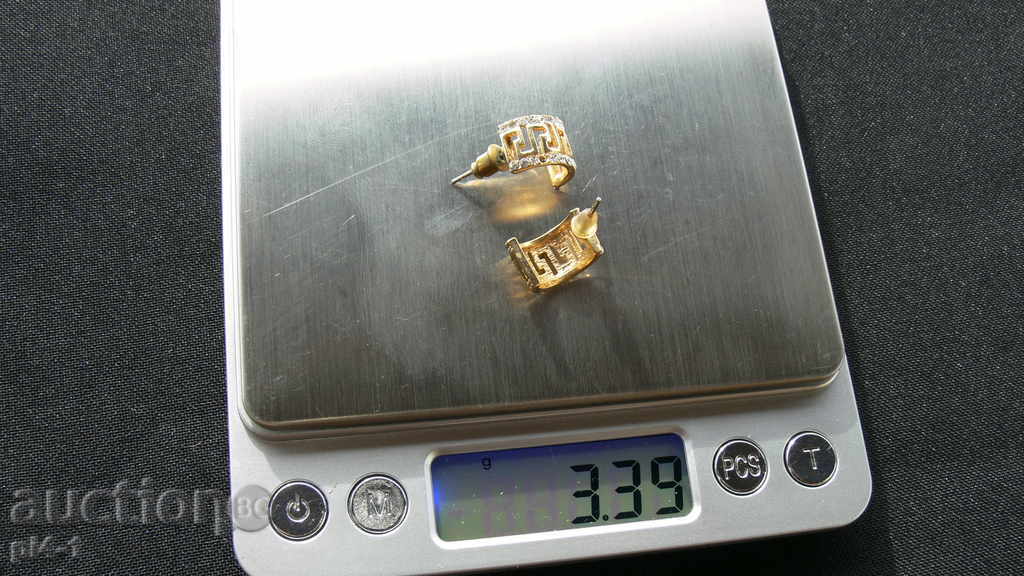 Παλιά χρυσά σκουλαρίκια με τιμή 20.00 BGN | € 10.23 Παλιά χρυσά σκουλαρίκια με τιμή 20.00 BGN | € 10.23