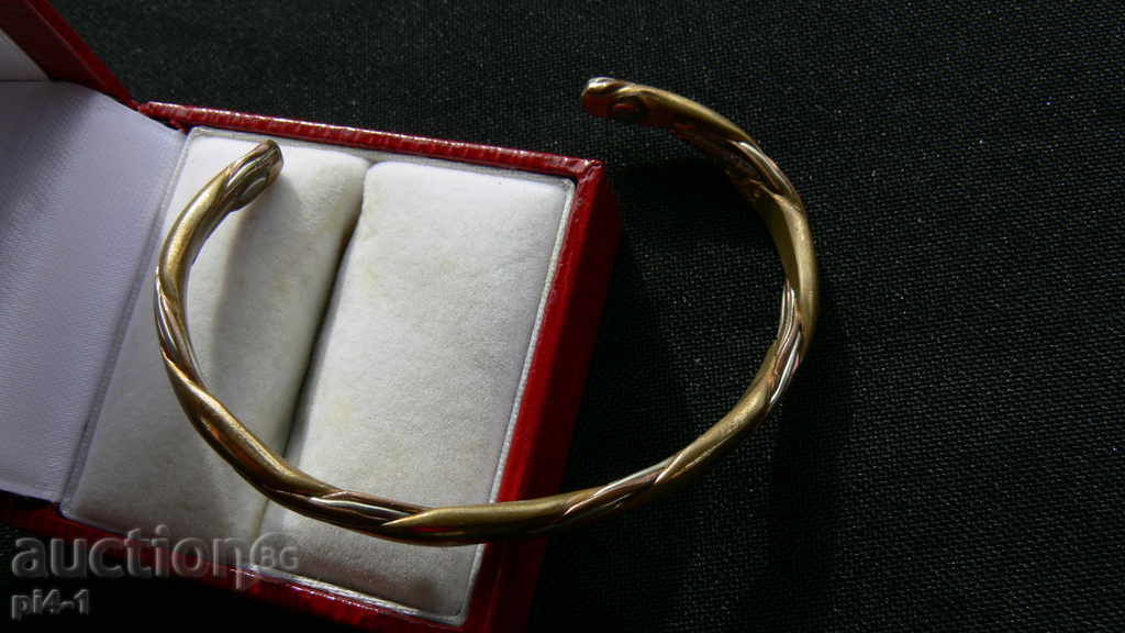 Стара позлатена гривна за кръвно с цена 15.00 лв. | € 7.67 Стара позлатена гривна за кръвно с цена 15.00 лв. | € 7.67