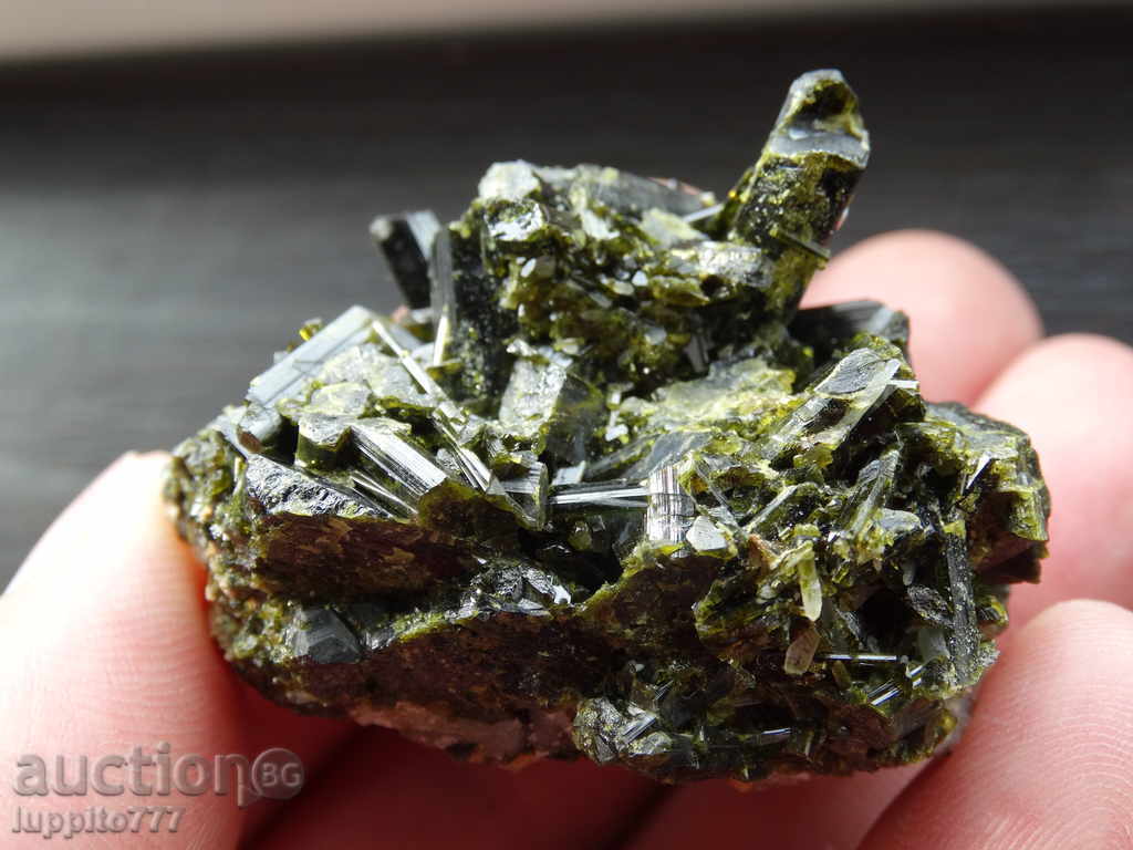 Epidotum - mineral with price 199.00 BGN | € 101.75