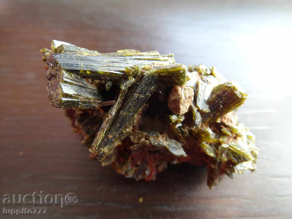 Epidote mineral with price 77.00 BGN | € 39.37 Epidote mineral with price 77.00 BGN | € 39.37