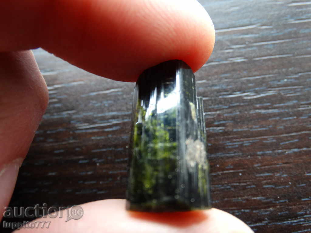 Epidot - natural with price 165.00 BGN | € 84.36 Epidot - natural with price 165.00 BGN | € 84.36