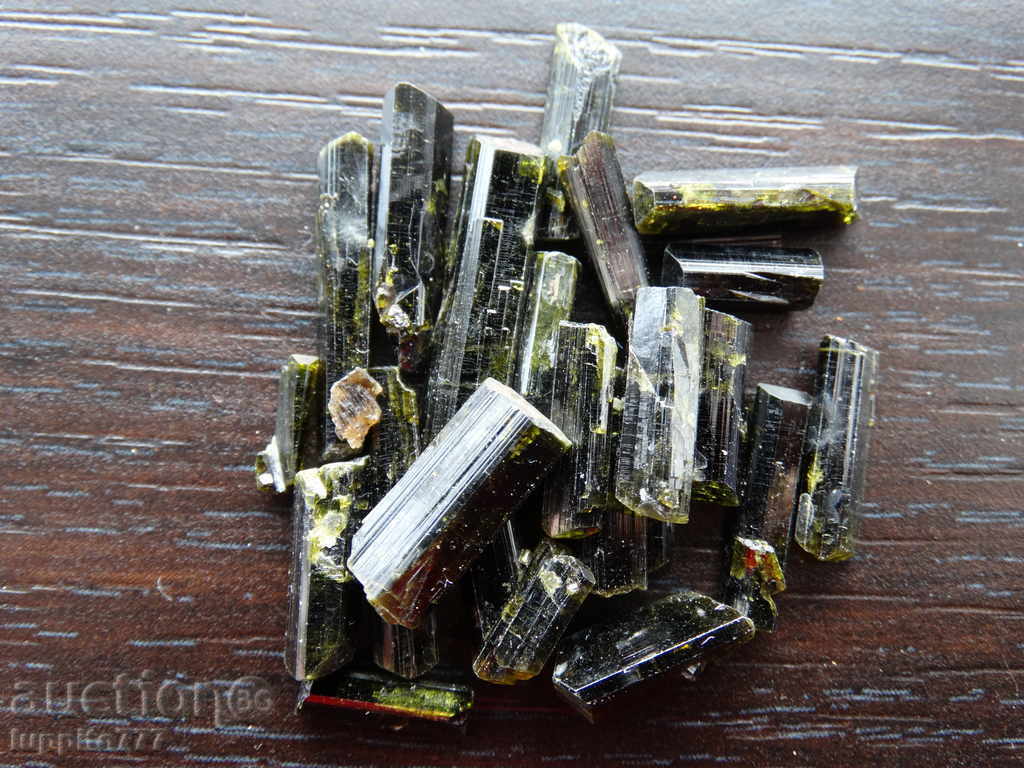 Epidot - a natural set of 20 pieces with price 165.00 BGN | € 84.36 Epidot - a natural set of 20 pieces with price 165.00 BGN | € 84.36