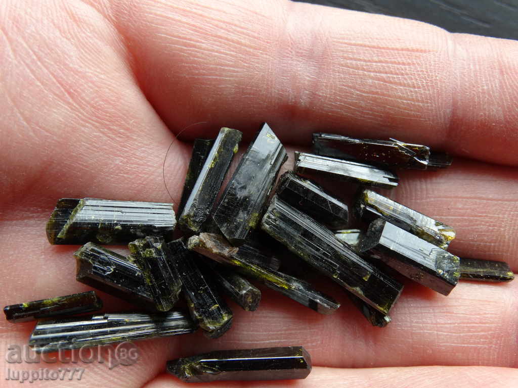 Auction Epidot - a natural set of 20 pieces Auction Epidot - a natural set of 20 pieces