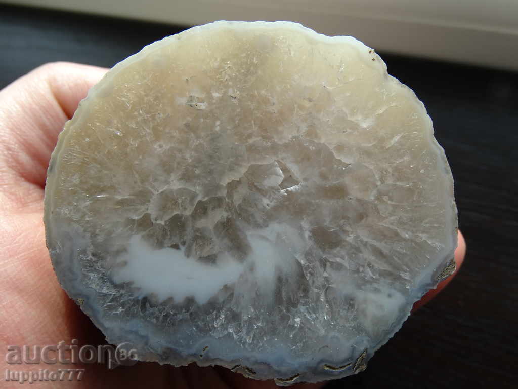Auction agate Auction agate