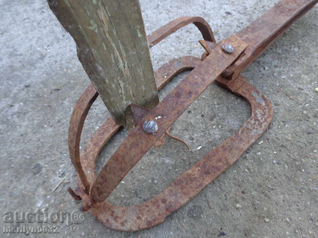 Old hand forged trap, wrought iron - 7 Old hand forged trap, wrought iron - 7
