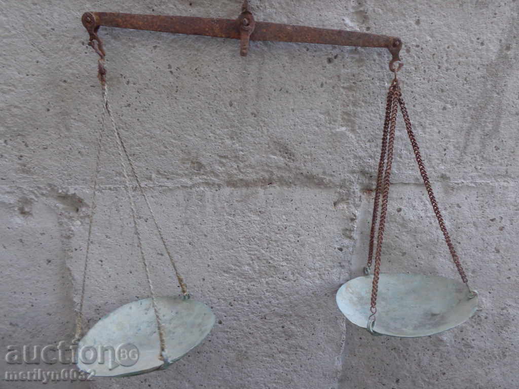 scară comercială antică, Pallanza, solzi - secolul al 19-lea cu preț 78.00 BGN | € 39.88