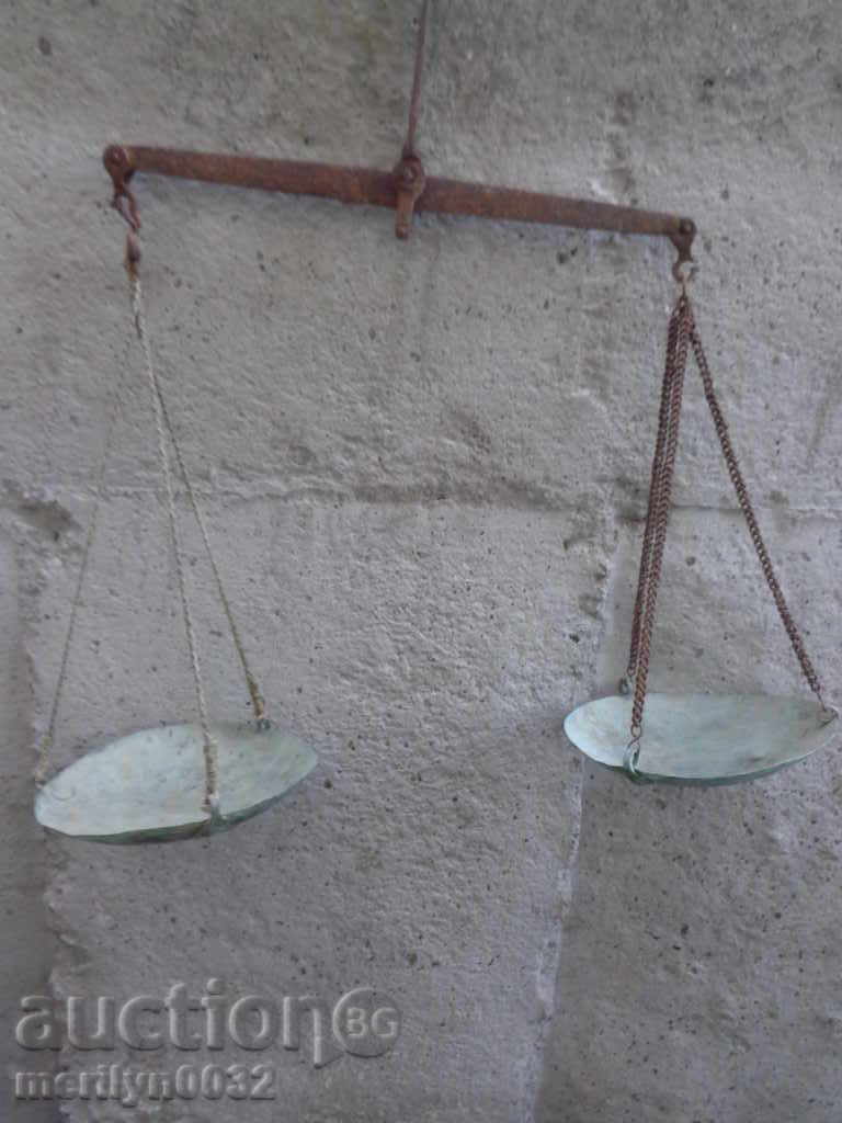 Ancient commercial scale, pallet, scales - 19th century