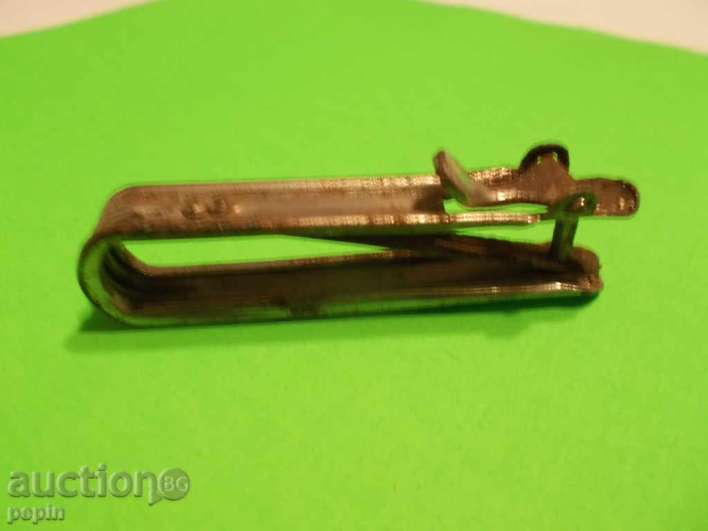 clip de metal pentru documente vechi cu preț 3.00 BGN | € 1.53