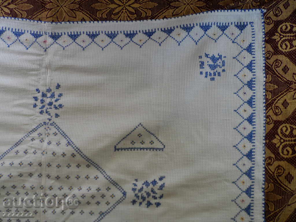 μεγάλο τραπεζομάντιλο - 3 με τιμή € 8.00 | 15.65 BGN