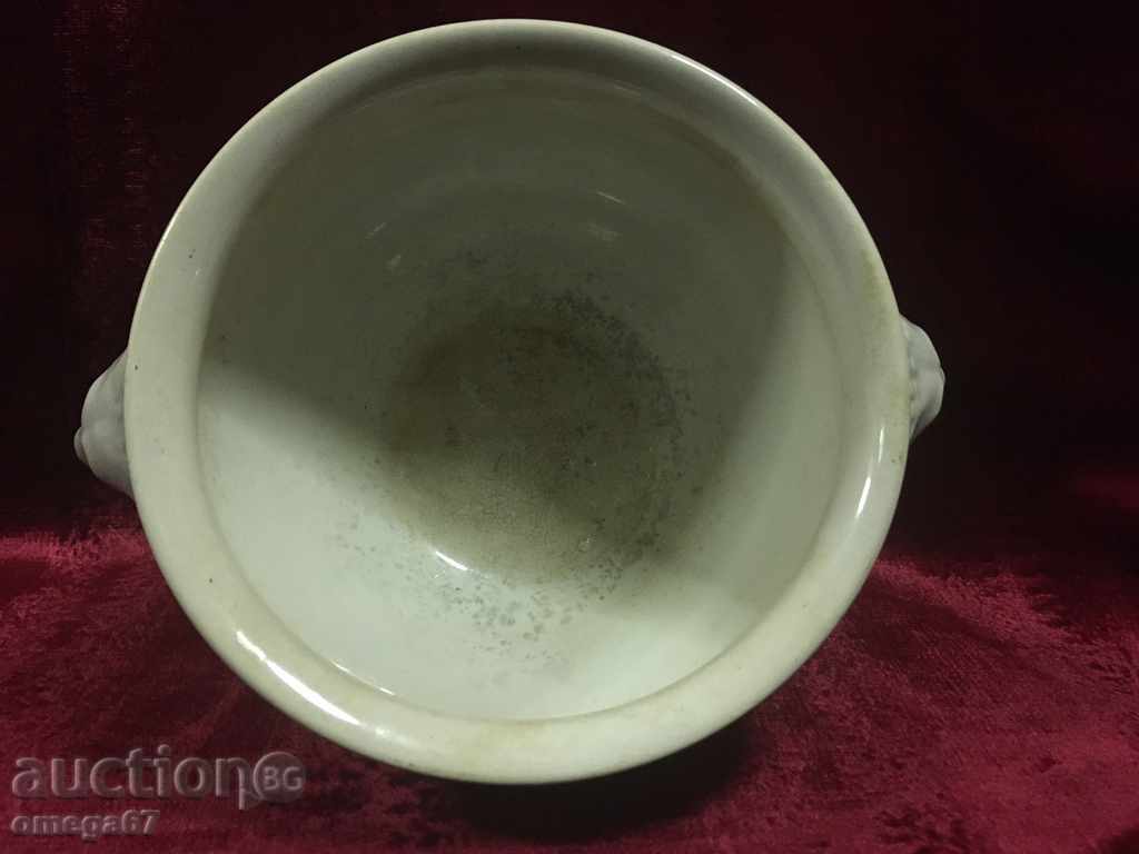 Старинен порцеланов съд на VILLEROY&BOCH от XIXв. с цена € 100.00 | 195.58 лв. Старинен порцеланов съд на VILLEROY&BOCH от XIXв. с цена € 100.00 | 195.58 лв.