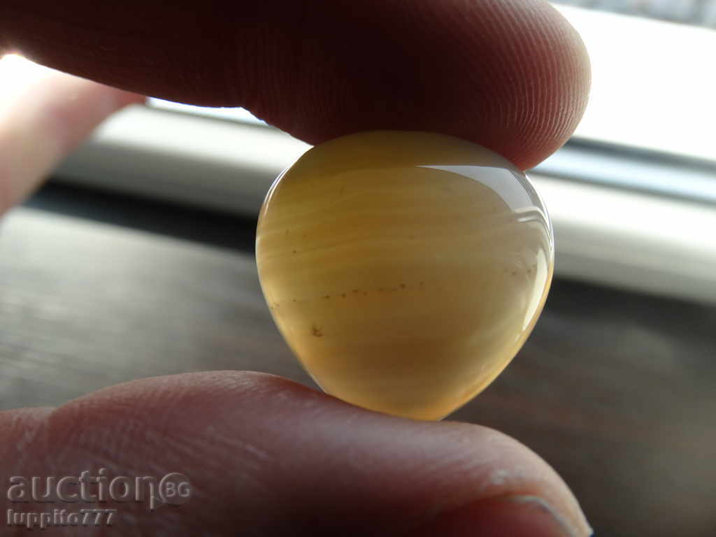 Delivery of chalcedon - 2 chips Delivery of chalcedon - 2 chips