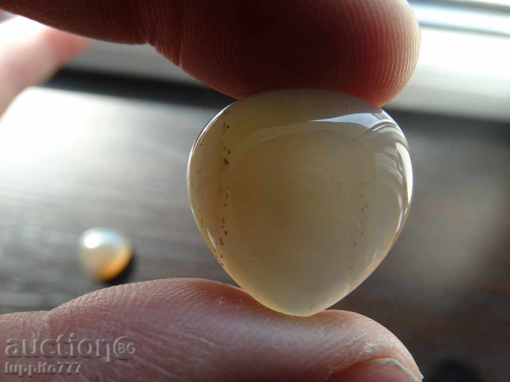 chalcedon - 2 chips - 5 chalcedon - 2 chips - 5