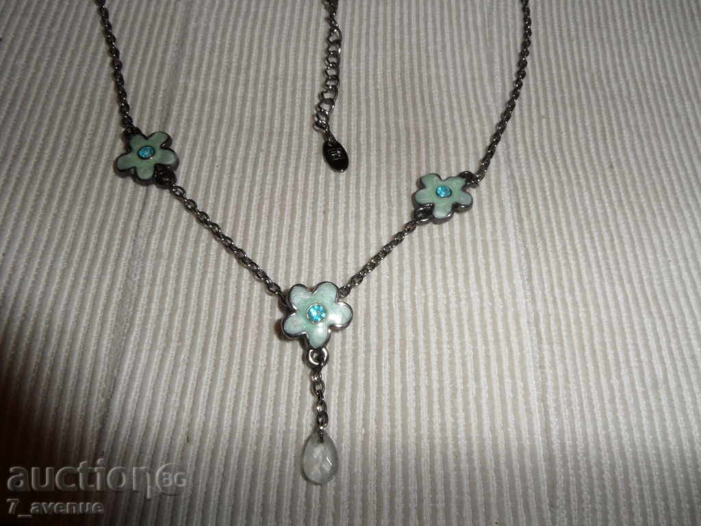 COLOR με 3 μπλε λουλούδια με τιμή 5.99 BGN | € 3.06 COLOR με 3 μπλε λουλούδια με τιμή 5.99 BGN | € 3.06