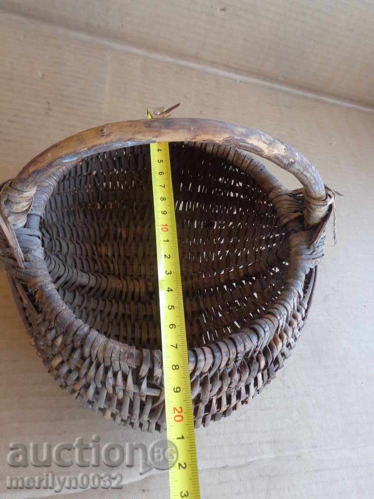 Доставка на Стара плетена кошница, дървения Доставка на Стара плетена кошница, дървения