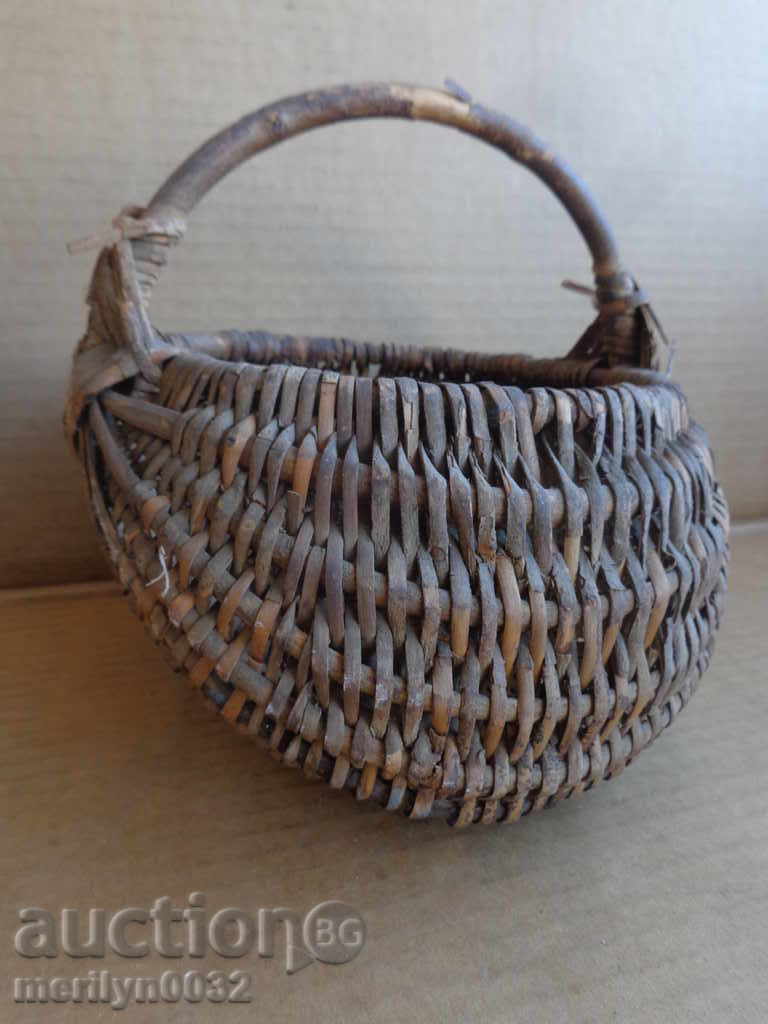 Стара плетена кошница, дървения - 5 Стара плетена кошница, дървения - 5