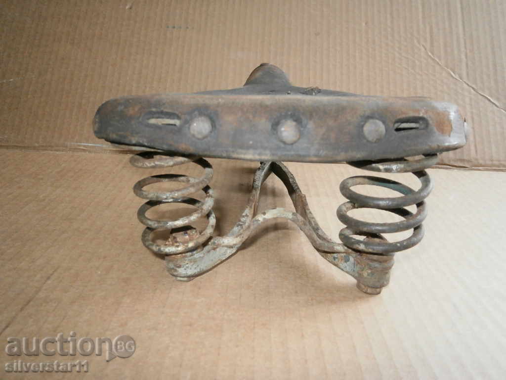 Delivery of an antique leather seat Delivery of an antique leather seat