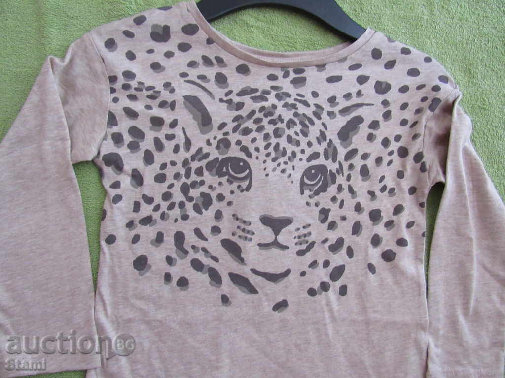 Blouse for girl H & M with spectacular tiger print size 98/104, with price 10.00 BGN | € 5.11 Blouse for girl H & M with spectacular tiger print size 98/104, with price 10.00 BGN | € 5.11