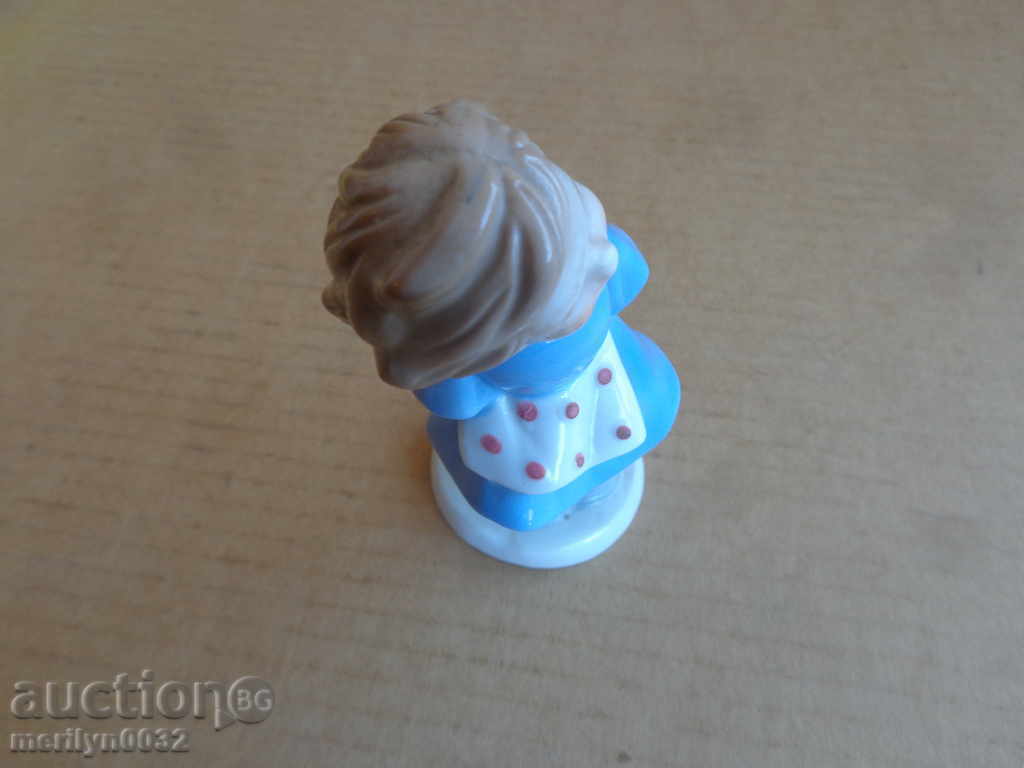 Figure of porcelain, sculpture, statuette, figurine of the wife - 5