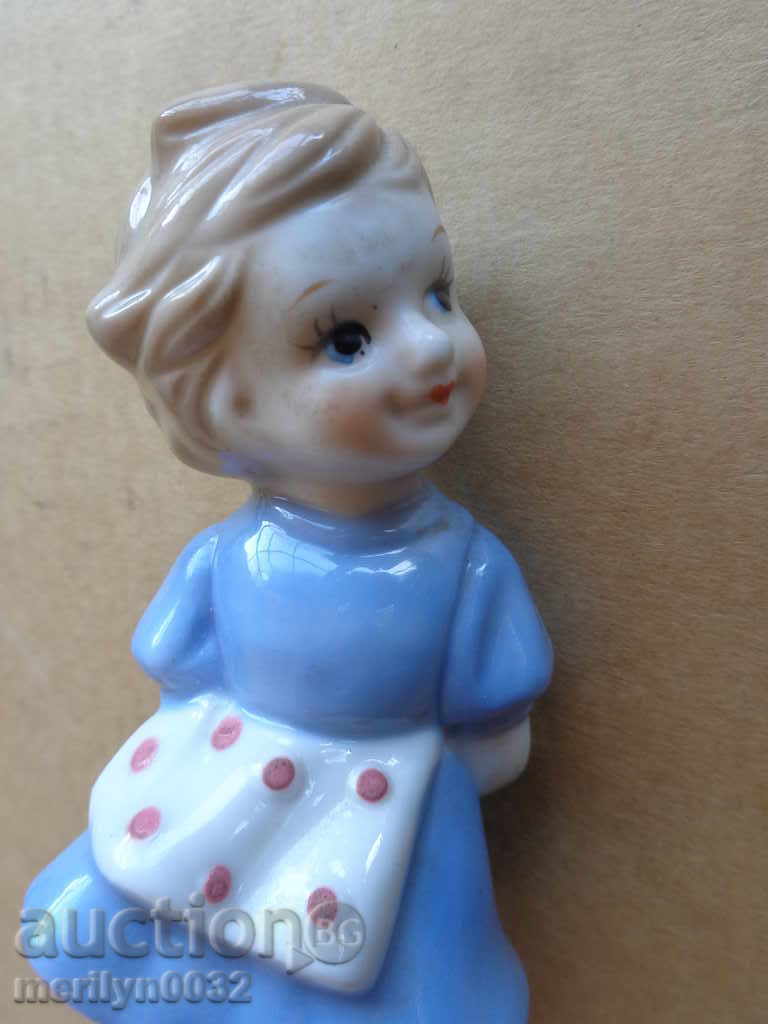 Figure of porcelain, sculpture, statuette, figurine of the wife - 6