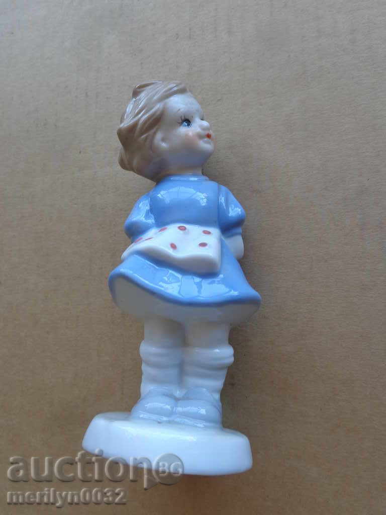 Figure of porcelain, sculpture, statuette, figurine of the wife - 7