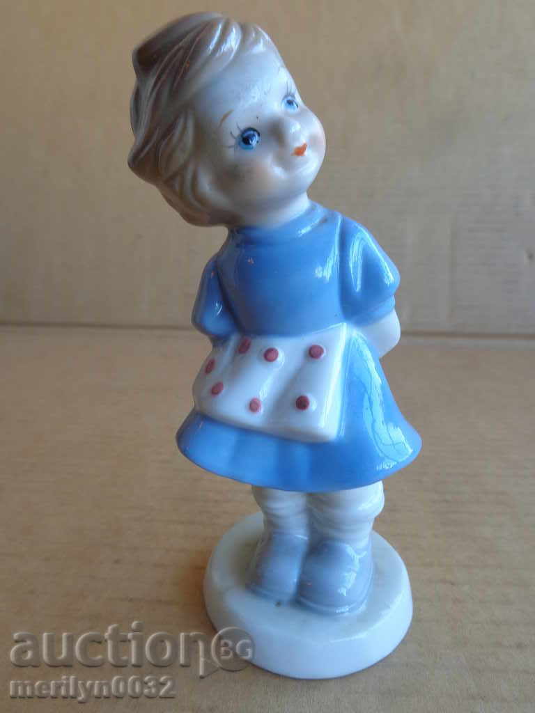 Figure of porcelain, sculpture, statuette, figurine of the wife