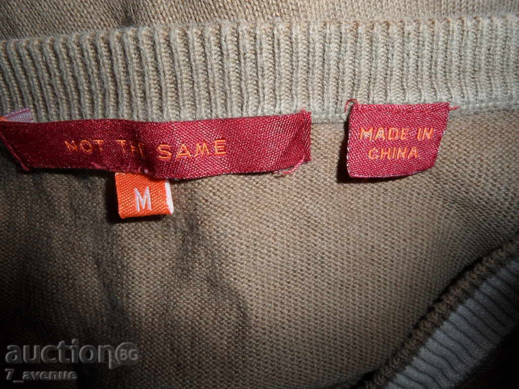 BLOUSE in two colors, 100% cotton with price 9.99 BGN | € 5.11