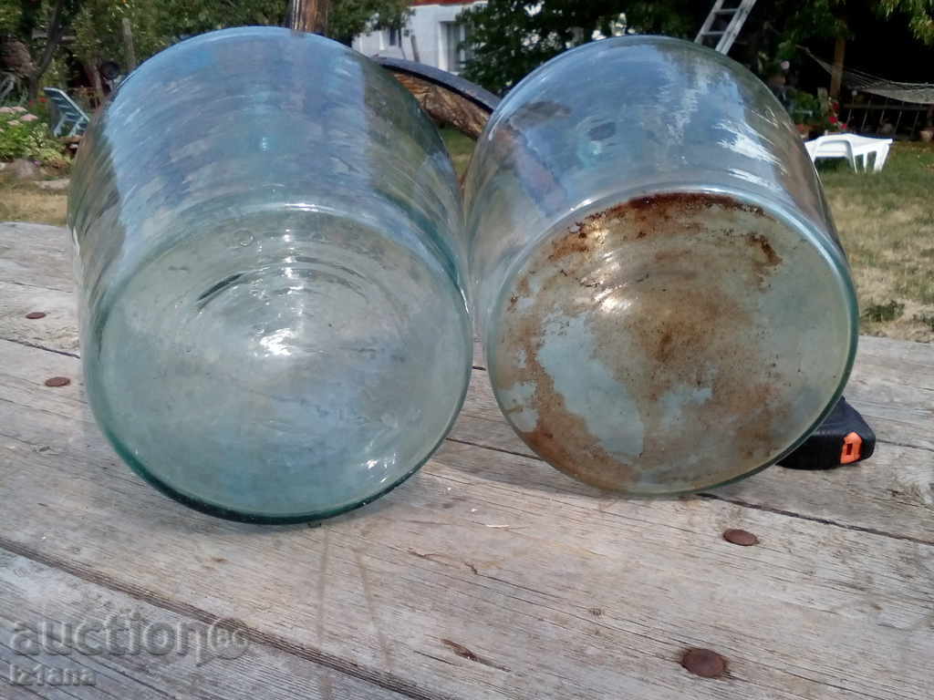 Delivery of Damajana, Damajani, Glass vessel