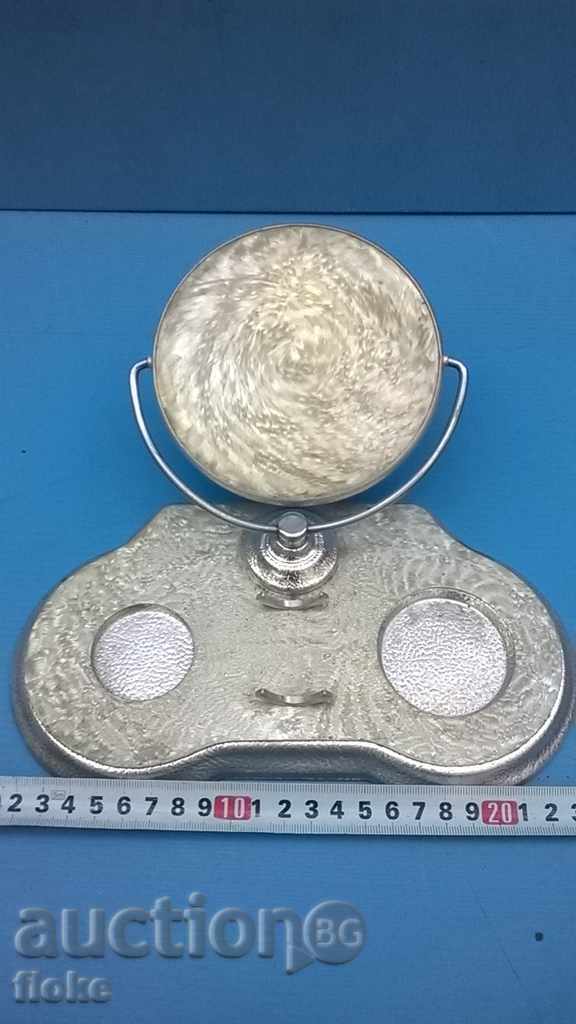 Auction Mirror Auction Mirror