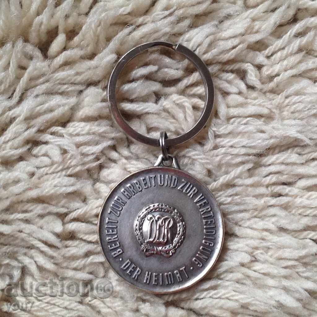 Auction MASSIVE MEDAL - KEYWORD? Auction MASSIVE MEDAL - KEYWORD?