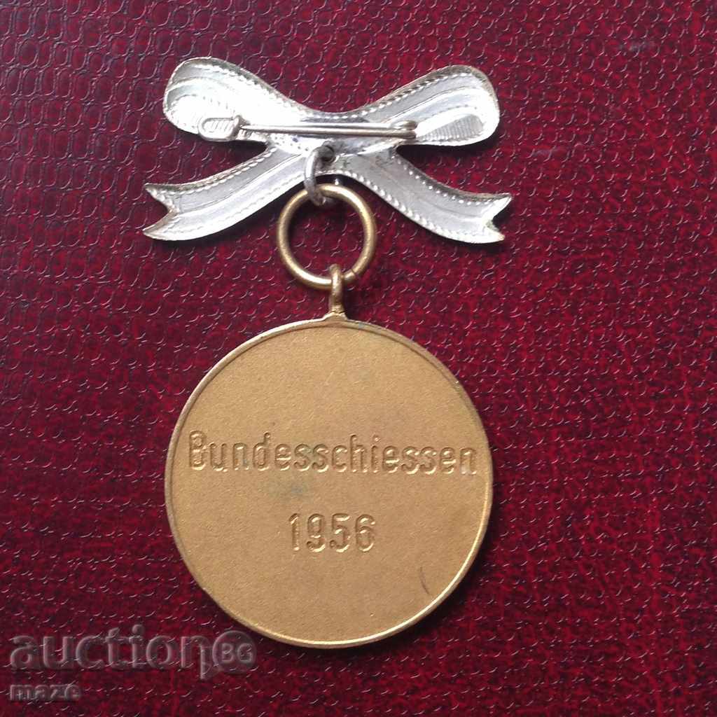 Auction RIGHT AWARDS Auction RIGHT AWARDS