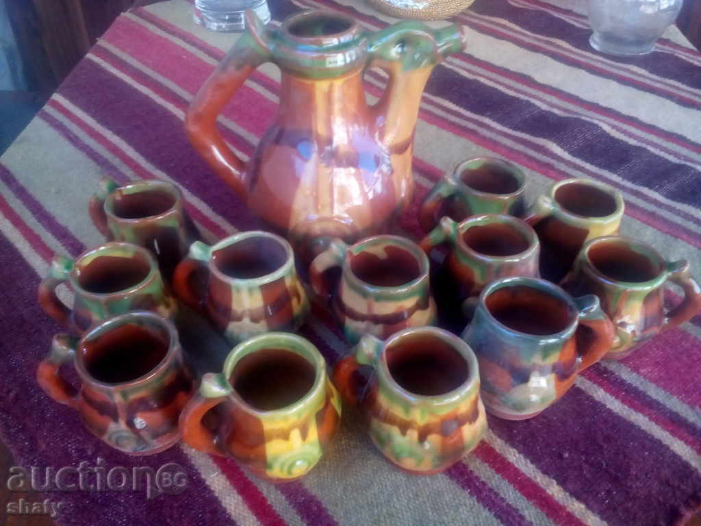 υπηρεσία Πηλός για ζεστό rakia.