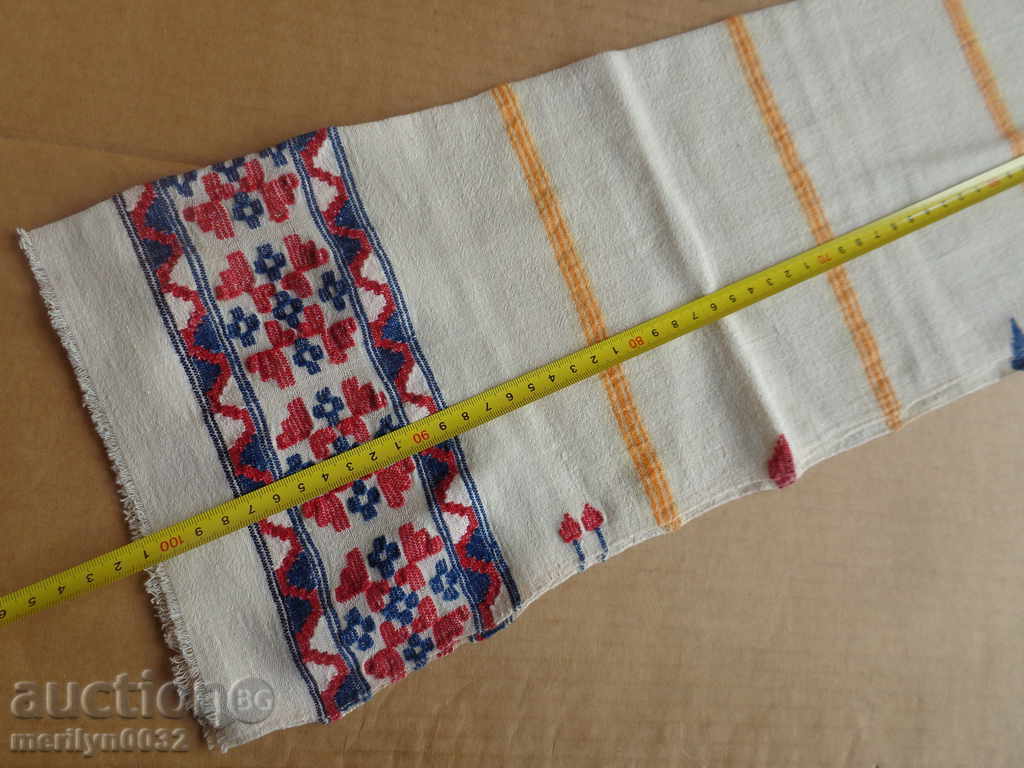 Auction An old hand-woven cloth embroidery Auction An old hand-woven cloth embroidery