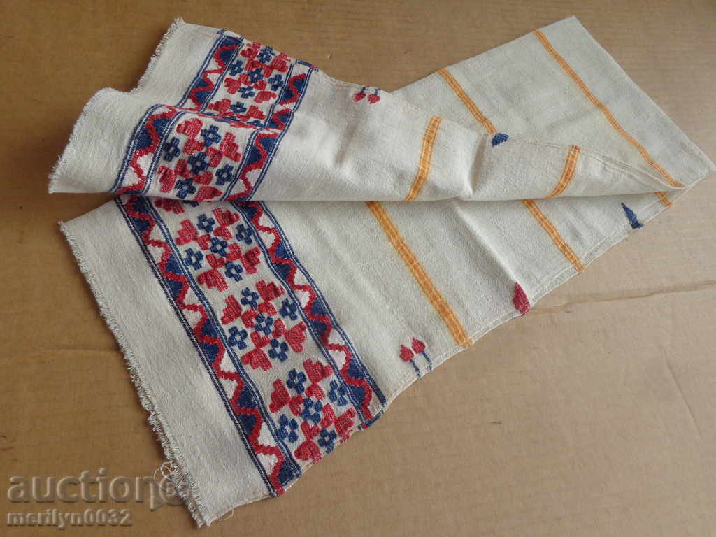An old hand-woven cloth embroidery - 7 An old hand-woven cloth embroidery - 7