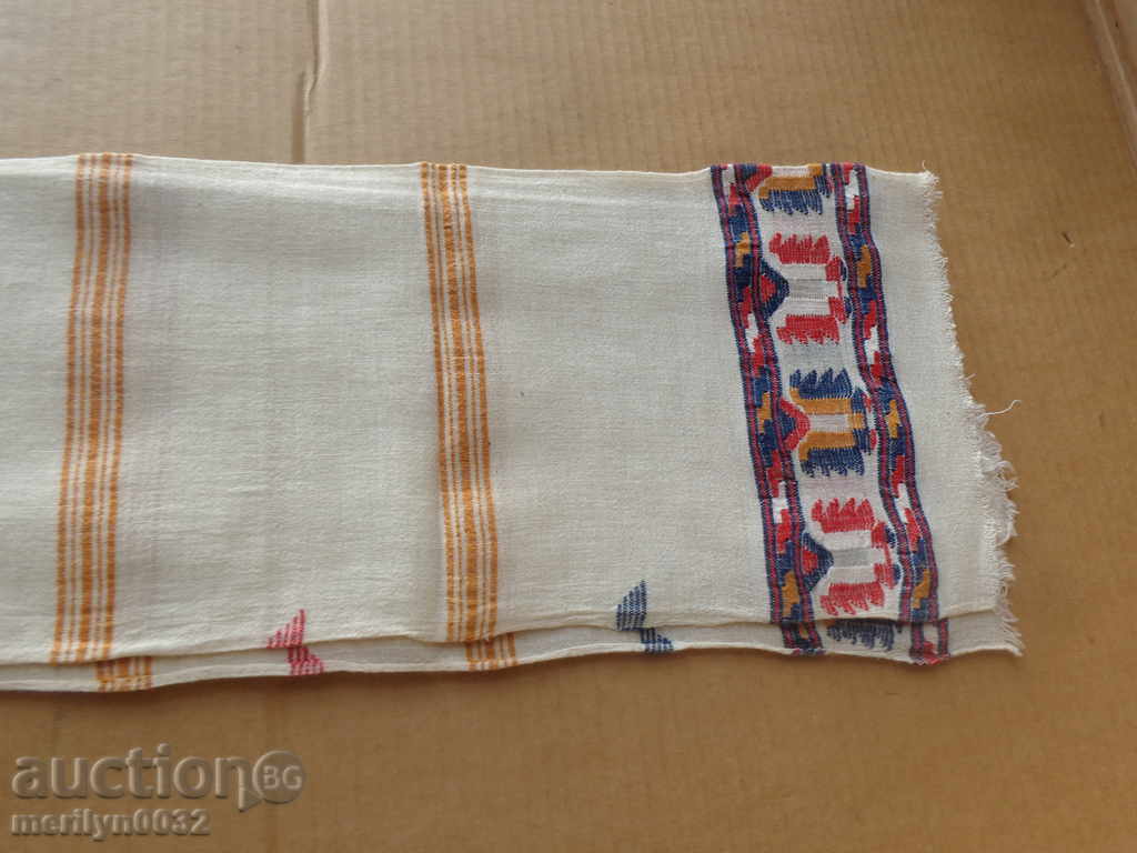 An old hand-woven cloth embroidery - 5 An old hand-woven cloth embroidery - 5
