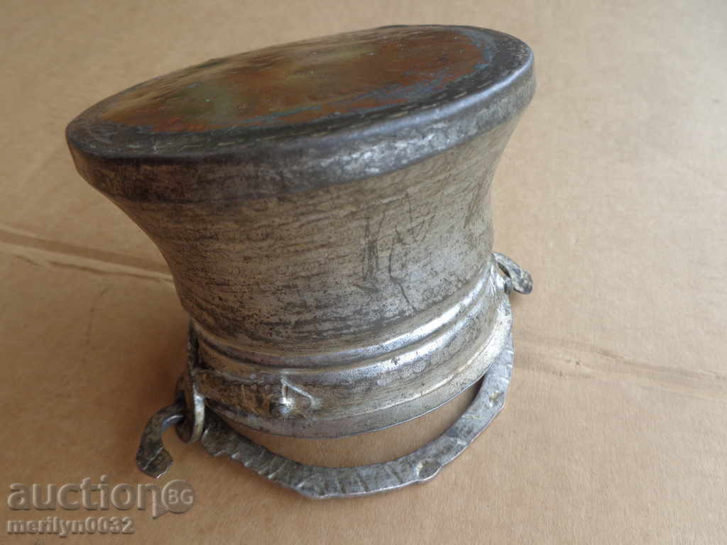 An old bacon, a baker, a pot, a boiler, a copper pot - 5 An old bacon, a baker, a pot, a boiler, a copper pot - 5