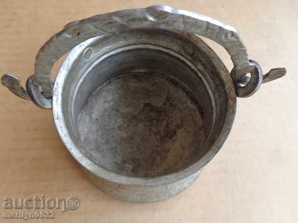 An old bacon, a baker, a pot, a boiler, a copper pot - 7 An old bacon, a baker, a pot, a boiler, a copper pot - 7