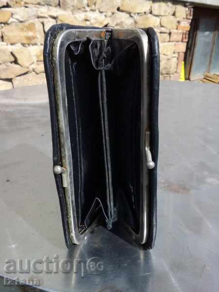 An old leather purse with price 5.00 BGN | € 2.56 An old leather purse with price 5.00 BGN | € 2.56
