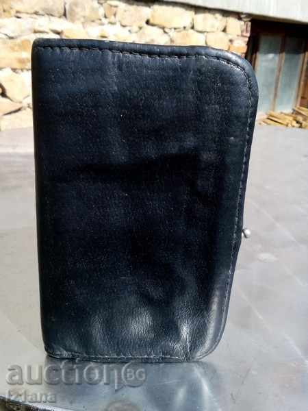 Auction An old leather purse Auction An old leather purse