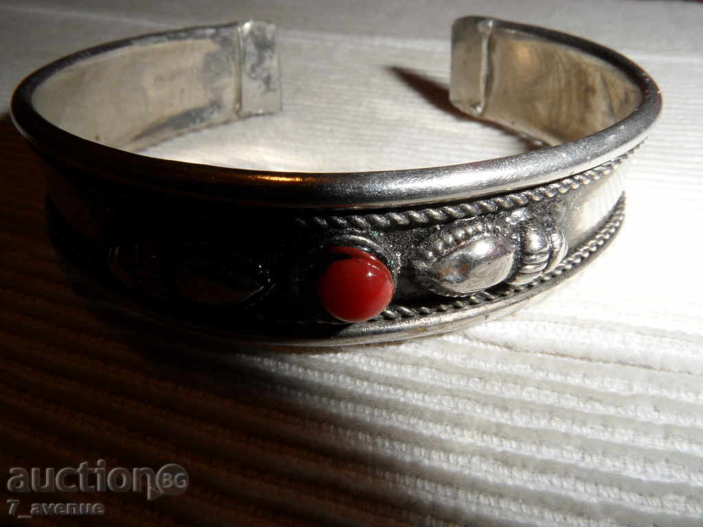 Auction GRAVEN open with stone width.14 mm WONDERFUL! Auction GRAVEN open with stone width.14 mm WONDERFUL!