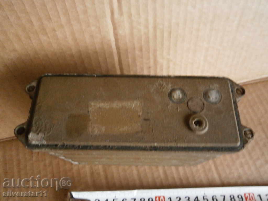 Delivery of a methane battery box for a radio station Delivery of a methane battery box for a radio station