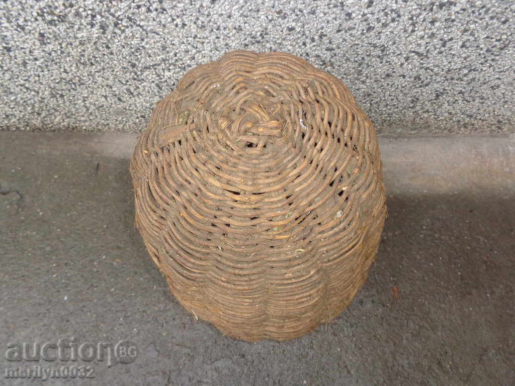 Very old knit hive threshing basket wooden basket primitive with price 79.00 BGN | € 40.39 Very old knit hive threshing basket wooden basket primitive with price 79.00 BGN | € 40.39