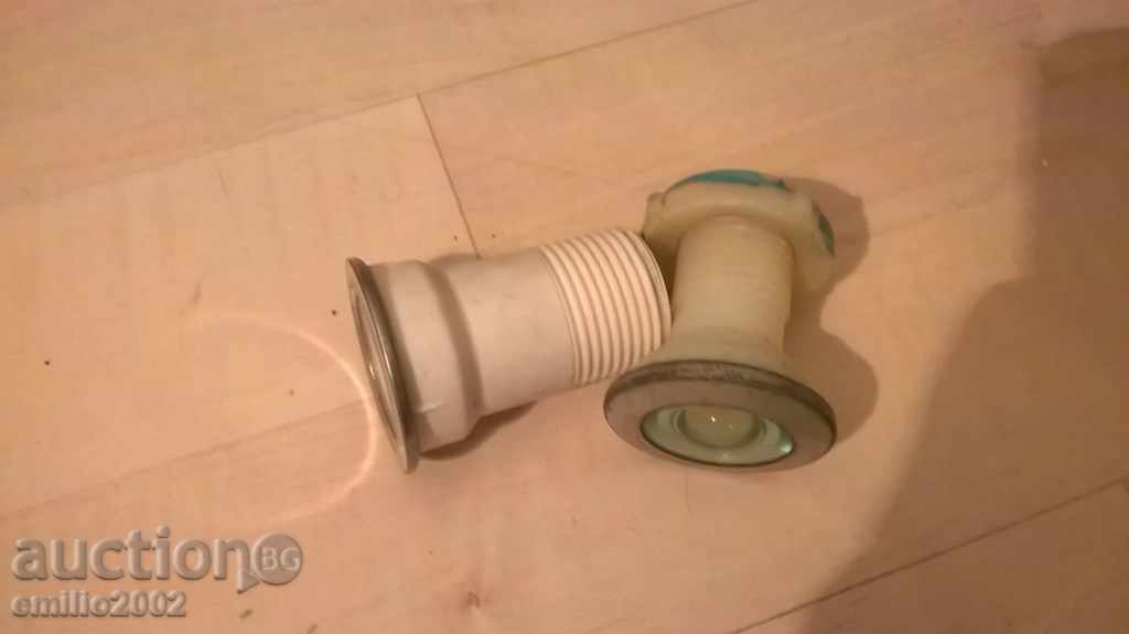 Retro spy for neck with price 4.00 BGN | € 2.05 Retro spy for neck with price 4.00 BGN | € 2.05