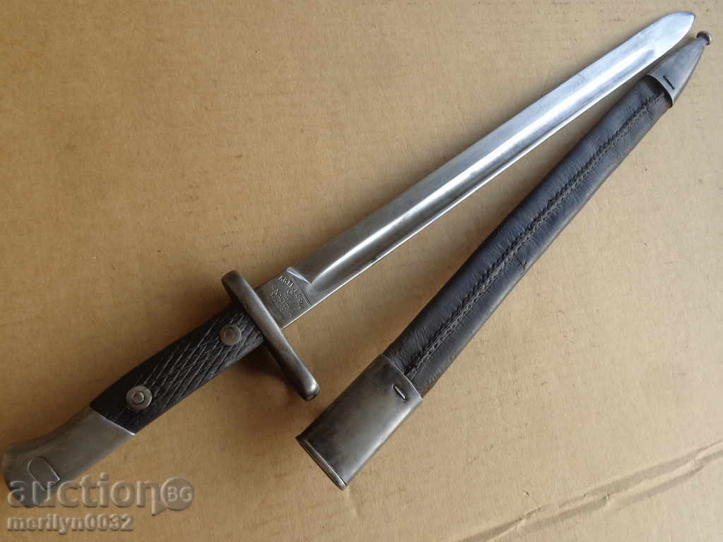 Licitație Știc, cuțit, baionetă cu teacă de piele, iatagan de artilerie Licitație Știc, cuțit, baionetă cu teacă de piele, iatagan de artilerie