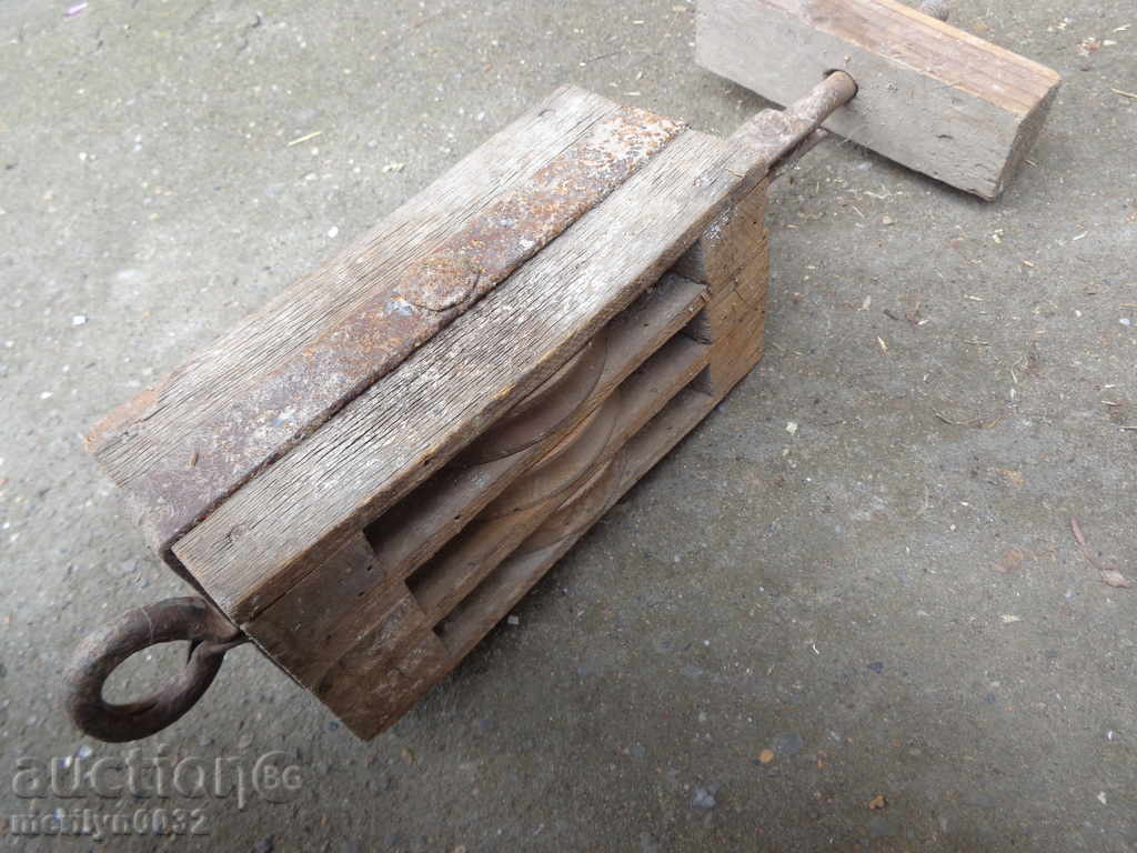 Old wooden pulley pulley wooden pulley rollers - 7 Old wooden pulley pulley wooden pulley rollers - 7