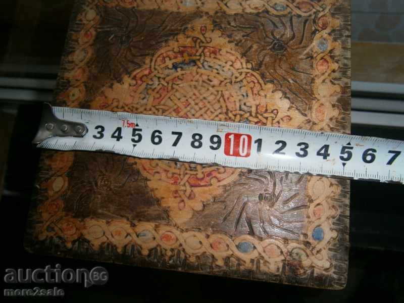 Ένα αναμμένο ξύλινο κουτί - 15,2 χ 15,4 χ 6,4 εκατοστά - 6 Ένα αναμμένο ξύλινο κουτί - 15,2 χ 15,4 χ 6,4 εκατοστά - 6